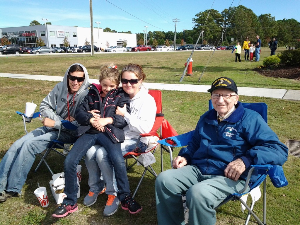 S/M BAUM MAKING NEW FRIENDS AT THE VETERANS DAY PARADE ON 8 NOVEMBER 2014