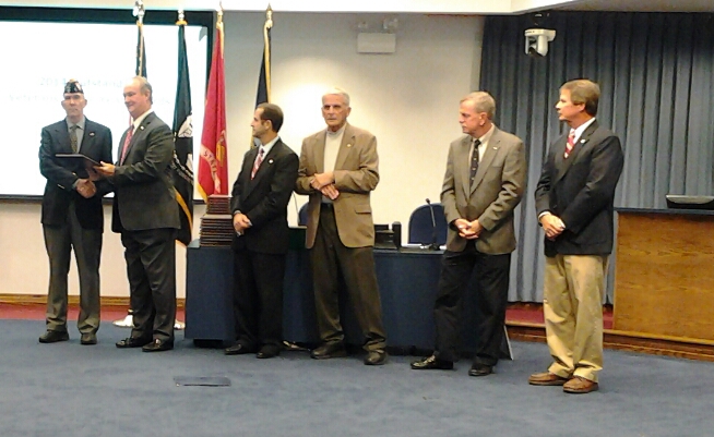 S/M ROGERS RECEIVING OUTSTANDING SHIPMATE OF THE YEAR AWARD FOR 2014 FROM JACKSONVILLE CITY MAYOR ON 18 NOVEMBER 2014